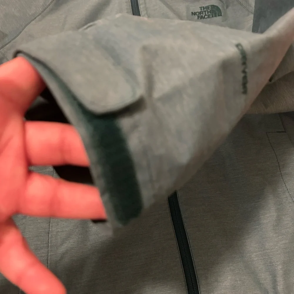 The North Face Men's Green Jacket - Picture 3 of 4
